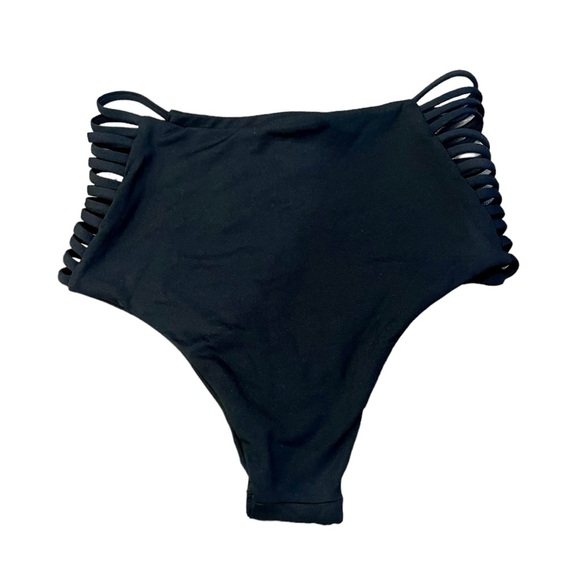 L* Space Harrington Strapy Bitsy Cut Bikini Bottom in Black (XS) - Picture 8 of 13